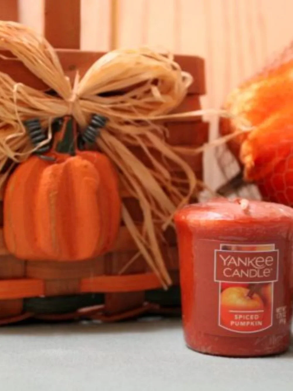 Pumpkin Basket with Yankee Candle & Pumpkin Decorations - New